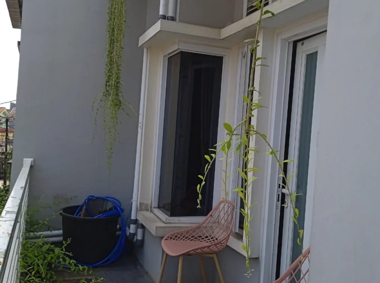 Rumah 3 Lantai Tangerang Selatan